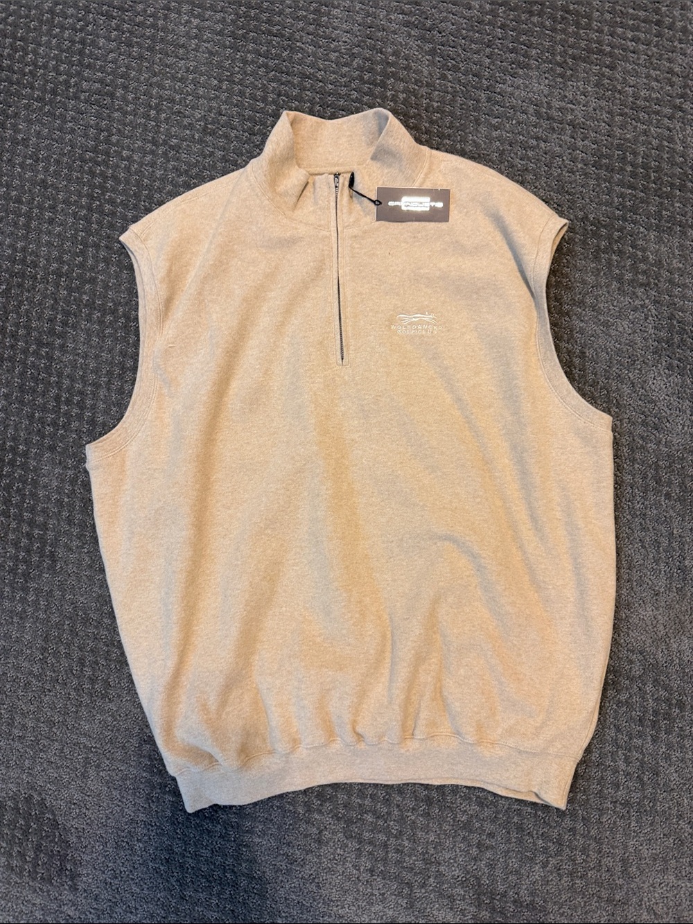 NWT carnoustie Half-Zip Sleeveless golf shirt with wolf dancer golf club logo